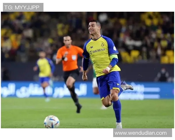 世界排名第一足球球星的职业生涯辉煌与挑战探索 世界排名第一足球球星的职业生涯辉煌与挑战探索