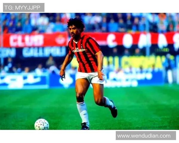 漫画风格球星足球壁纸,动感与激情并存,尽显球场魅力与明星风采 漫画风格球星足球壁纸,动感与激情并存,尽显球场魅力与明星风采